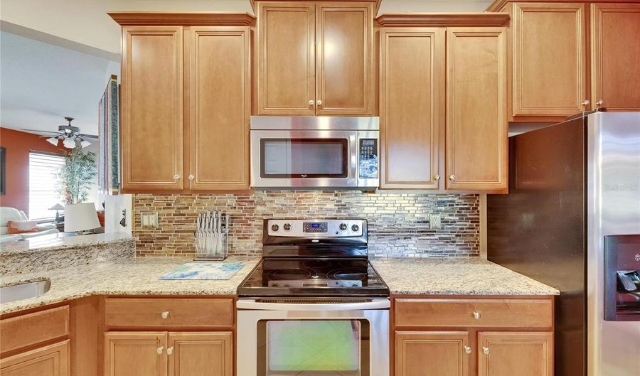 402 SENECA FALLS Dr, Apollo Beach, FL 33572 - 2 Beds, 2 Bath