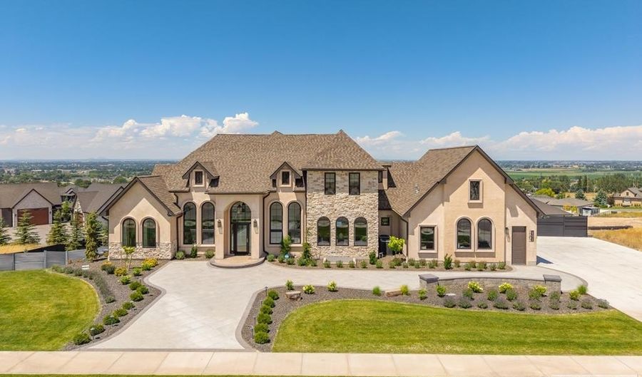 3262 Granger St, Ammon, ID 83406 - 5 Beds, 5 Bath