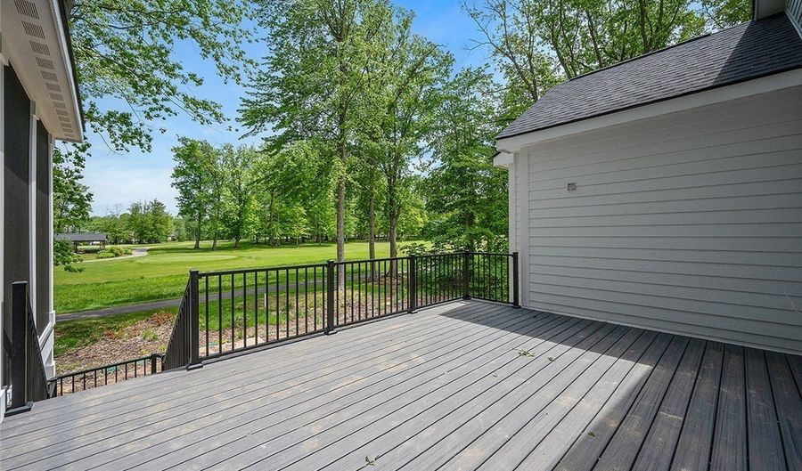 810 Club Dr W, Aurora, OH 44202 - 5 Beds, 5 Bath