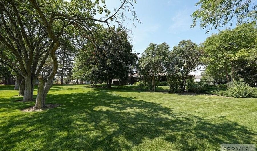 3586 Iona Rd, Idaho Falls, ID 83401 - 4 Beds, 3 Bath