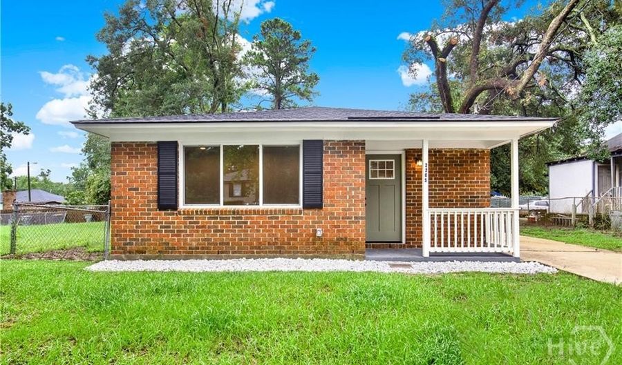2205 Iowa St, Savannah, GA 31404 - 3 Beds, 1 Bath
