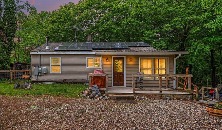 4477 104th Ave, Allegan, MI 49010 - 3 Beds, 1 Bath