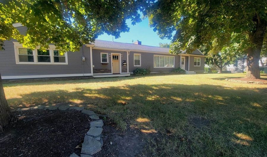 123 Mount Hope Ave, Bangor, ME 04401 - 0 Beds, 4 Bath