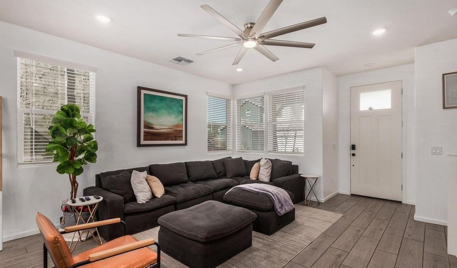 1927 W 23RD Ave, Apache Junction, AZ 85120 - 3 Beds, 3 Bath