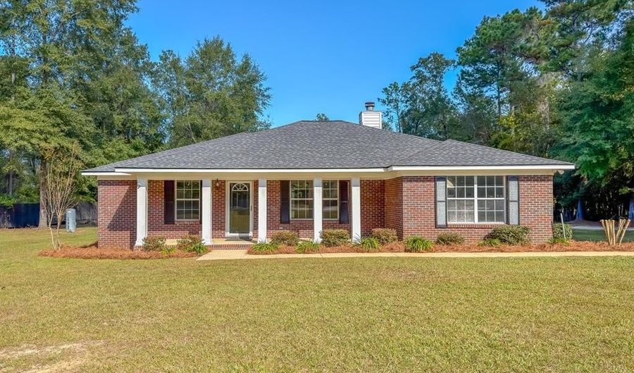 214 Riverchase Dr, Bainbridge, GA 39819 - 3 Beds, 2 Bath