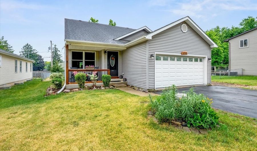 10118 Lund Ave, Algonquin, IL 60102 - 3 Beds, 3 Bath