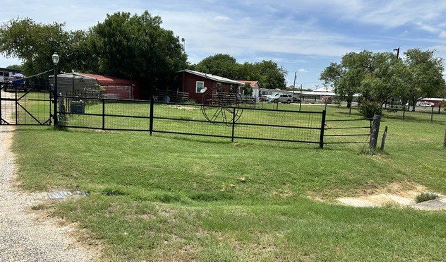 11680 FORD Rd, Adkins, TX 78101 - 3 Beds, 2 Bath