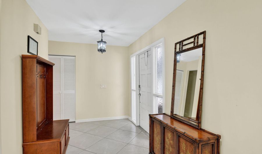 324 Orange Tree Dr 5, Atlantis, FL 33462 - 2 Beds, 2 Bath