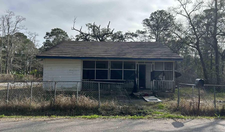 9045 W RABBY St, Bayou La Batre, AL 36509 - 3 Beds, 1 Bath