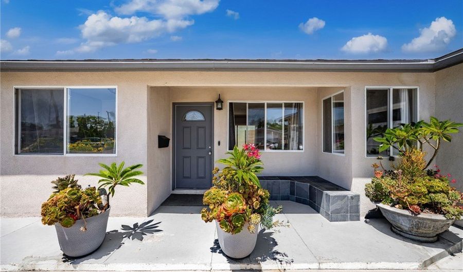 11531 Moen St, Anaheim, CA 92804 - 6 Beds, 6 Bath