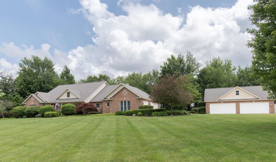 10736 E 100 S, Avilla, IN 46710 - 5 Beds, 5 Bath
