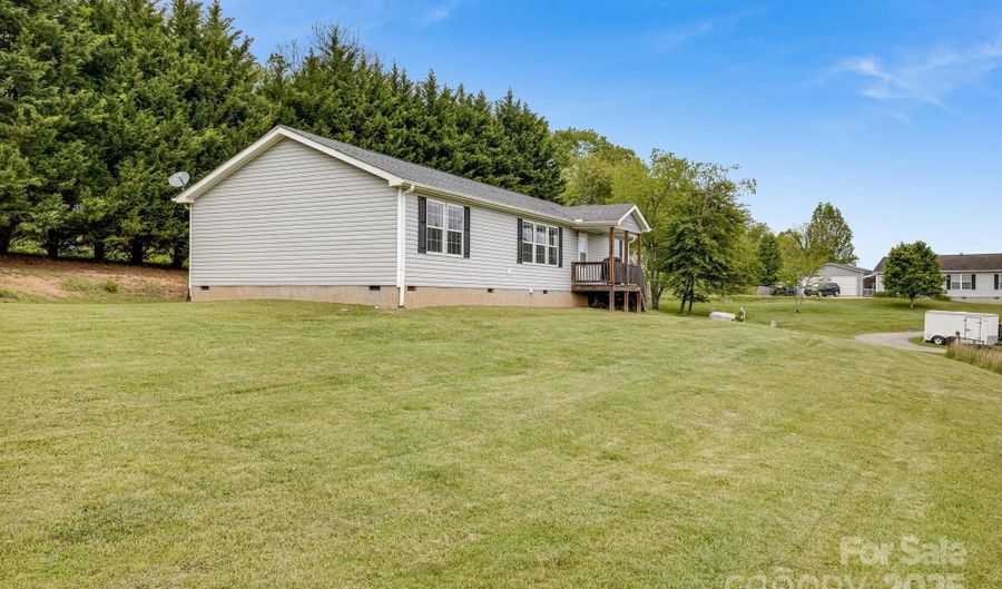 14 Phoenix Cir, Alexander, NC 28701 - 3 Beds, 2 Bath