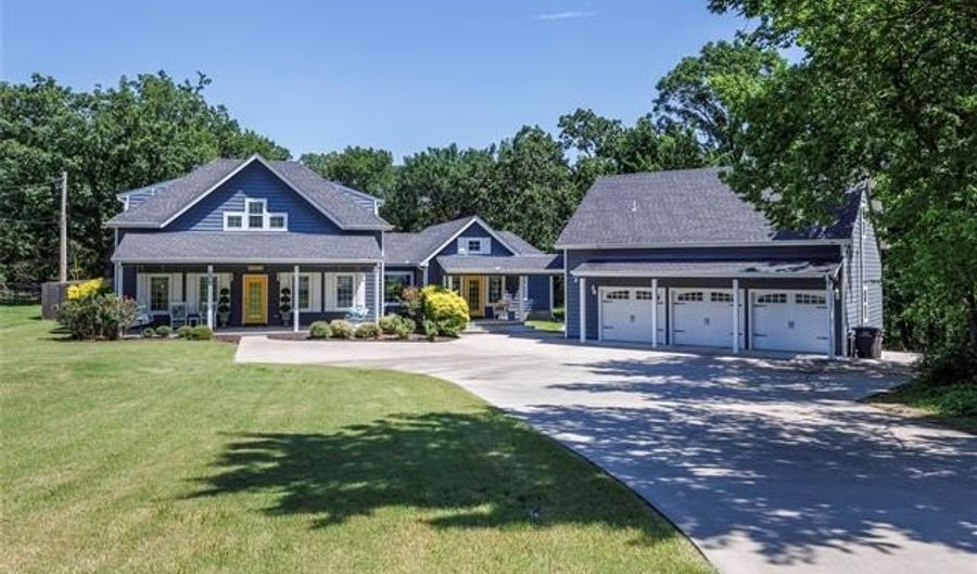 1528 Smysor Dr, Bartlesville, OK 74006 - 4 Beds, 5 Bath