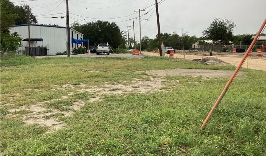 400 Cecilia St, Alice, TX 78332 - 0 Beds, 0 Bath