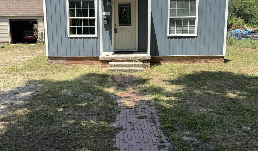 204 E 18th St, Baxter Springs, KS 66713 - 3 Beds, 2 Bath