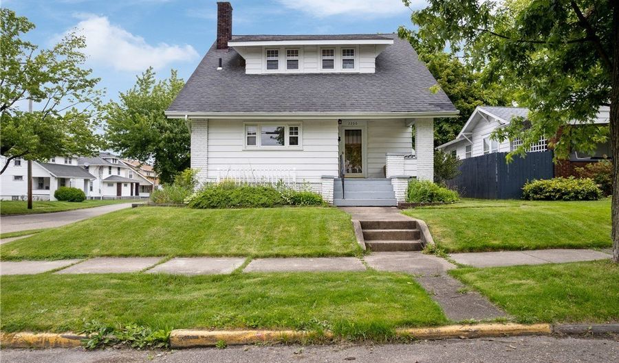 2206 S Linden Ave, Alliance, OH 44601 - 3 Beds, 2 Bath