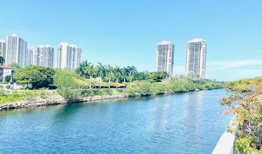 3675 N Country Club Dr 708, Aventura, FL 33180 - 2 Beds, 2 Bath