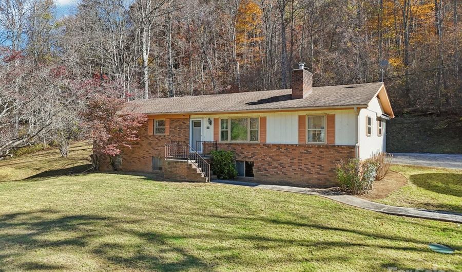 480 Paint Fork Rd, Barnardsville, NC 28709 - 3 Beds, 2 Bath