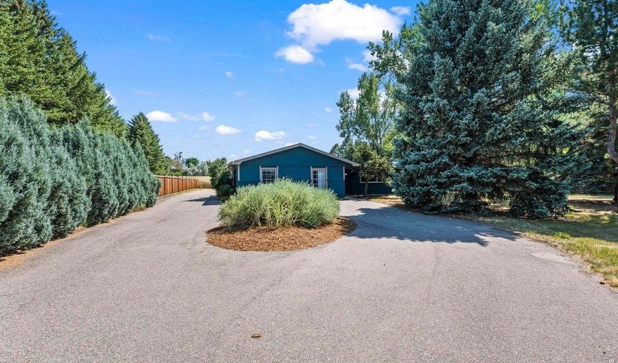 7060 Baseline Rd, Boulder, CO 80303 - 4 Beds, 2 Bath