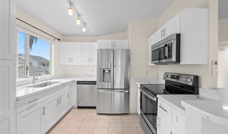 91-1056 Laaulu St 21B, Ewa Beach, HI 96706 - 2 Beds, 2 Bath