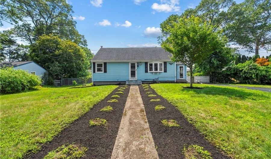 28 Alton Ave, Cumberland, RI 02864 - 4 Beds, 1 Bath