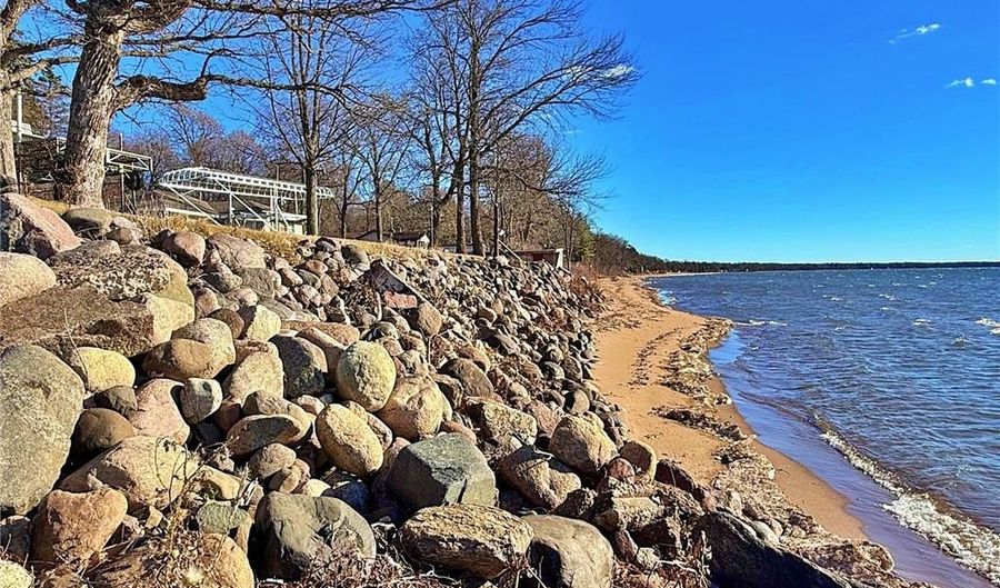 33259 State Highway 18, Aitkin, MN 56431 - 5 Beds, 5 Bath