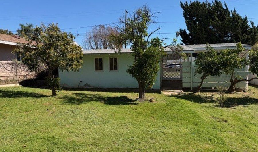 1006 N Orange, Fallbrook, CA 92028 - 2 Beds, 1 Bath