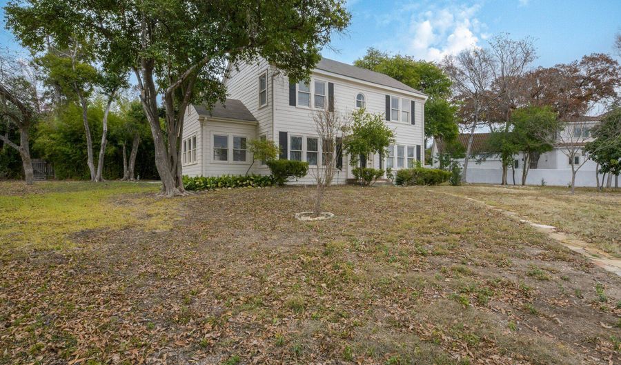 702 Ogden Ln, Alamo Heights, TX 78209 - 4 Beds, 0 Bath