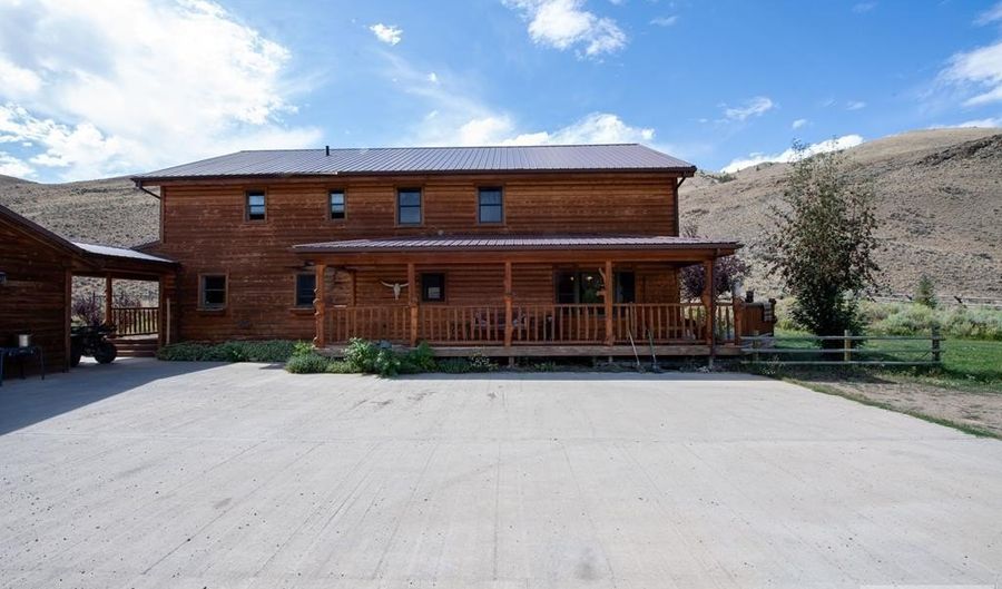 9885 Challis Creek Rd, Challis, ID 83226 - 5 Beds, 4 Bath