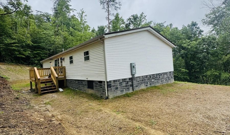 2808 Hwy 61 W, Andersonville, TN 37705 - 3 Beds, 2 Bath