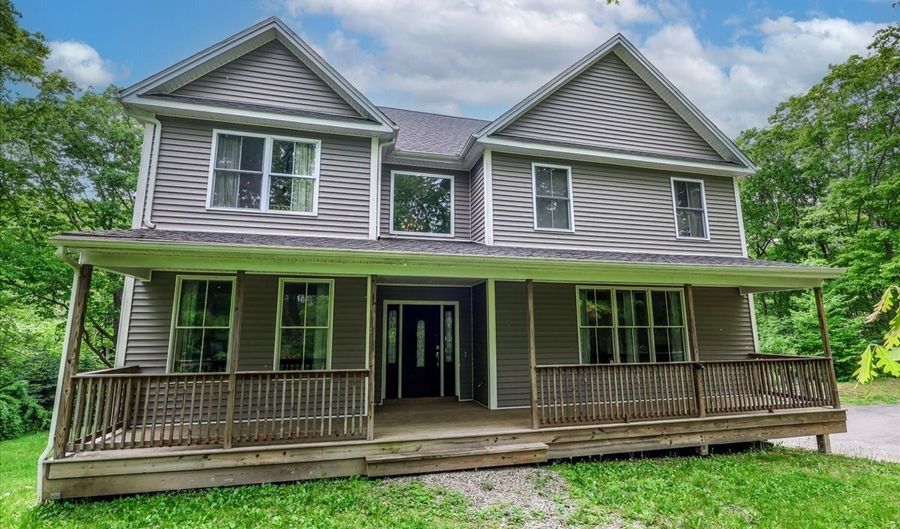 127 Putnam Park Rd, Bethel, CT 06801 - 4 Beds, 3 Bath