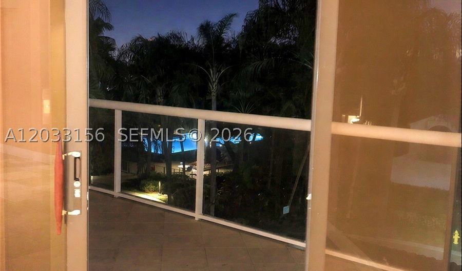 3610 Yacht Club Dr 312, Aventura, FL 33180 - 2 Beds, 2 Bath