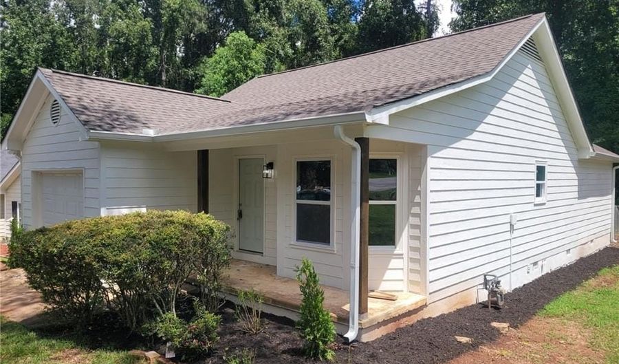 122 Sapphire CT Ct, Athens, GA 30605 - 2 Beds, 2 Bath