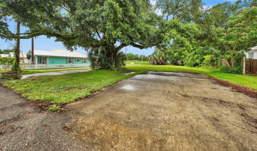 306 Union St, Bay St. Louis, MS 39520 - 0 Beds, 0 Bath