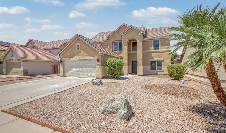 2474 E WESTCHESTER Dr, Chandler, AZ 85249 - 6 Beds, 3 Bath