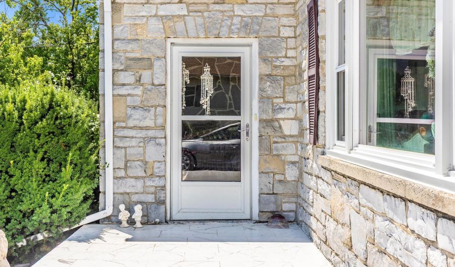 15 MAPLE Ave, Boonsboro, MD 21713 - 4 Beds, 3 Bath