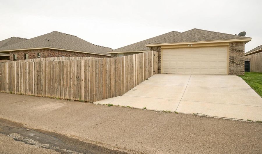 7805 LEGACY Pkwy, Amarillo, TX 79119 - 4 Beds, 2 Bath