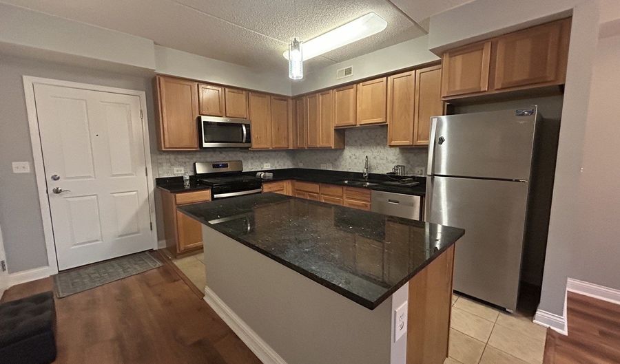 3400 N Old Arlington Heights Rd 203, Arlington Heights, IL 60004 - 2 Beds, 2 Bath