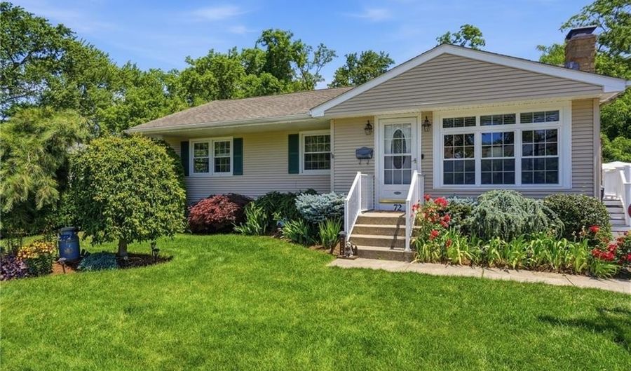 72 Fairweather Ave, Cranston, RI 02910 - 3 Beds, 2 Bath