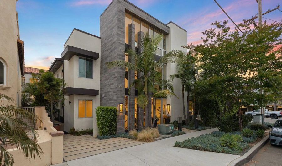 165 Pine Ave, Carlsbad, CA 92008 - 3 Beds, 4 Bath
