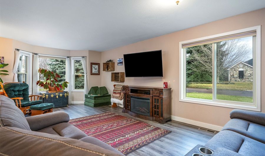 112 O'Brien Ter A, Bigfork, MT 59911 - 2 Beds, 2 Bath
