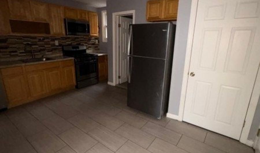 76 Heckel St 2F, Belleville, NJ 07109 - 1 Beds, 1 Bath