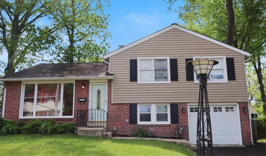 1317 FITZWATERTOWN Rd, Abington, PA 19001 - 3 Beds, 3 Bath