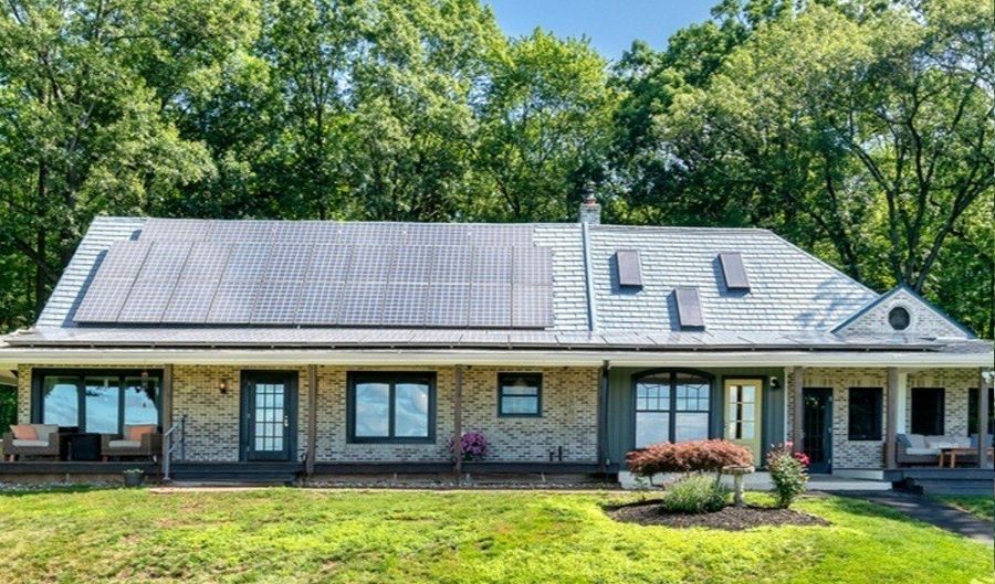 12 Sydney Ln, Cromwell, CT 06416 - 3 Beds, 3 Bath
