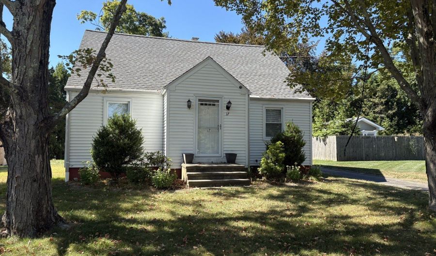 17 McKinnel Ct, Branford, CT 06405 - 2 Beds, 2 Bath