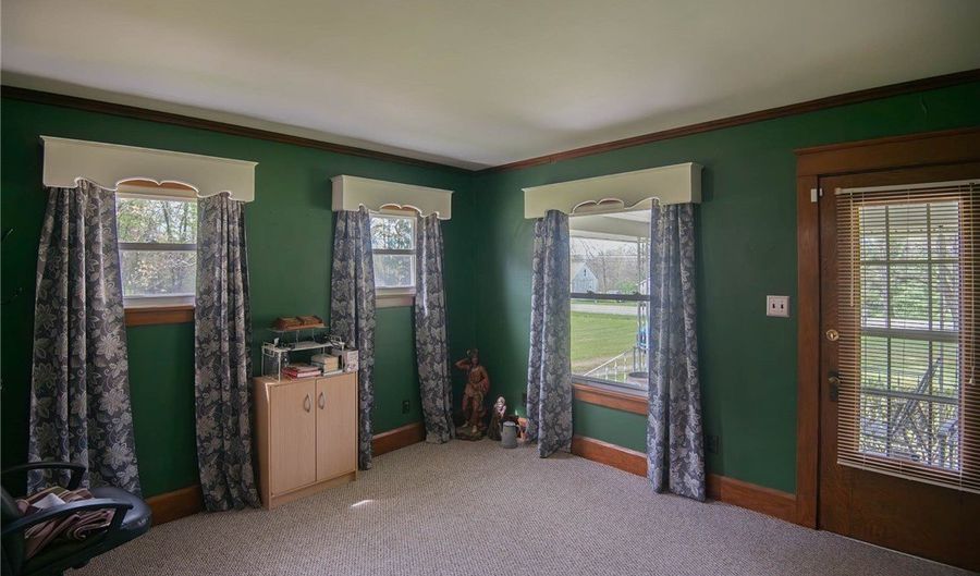 215 N Turner Rd, Austintown, OH 44515 - 3 Beds, 2 Bath