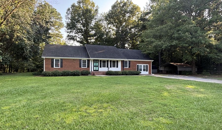 107 Potecasi Creek Dr, Ahoskie, NC 27910 - 3 Beds, 2 Bath