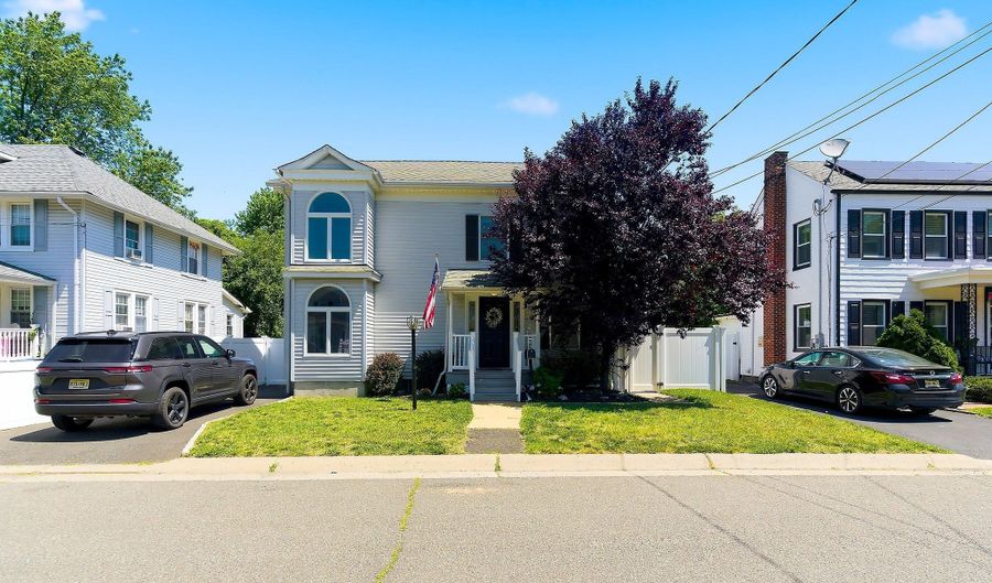 45 Compton St, Belford, NJ 07718 - 3 Beds, 1 Bath