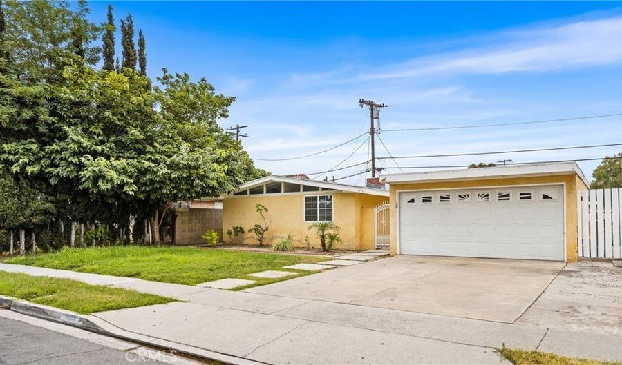 1414 W Frances Dr, Anaheim, CA 92801 - 4 Beds, 2 Bath