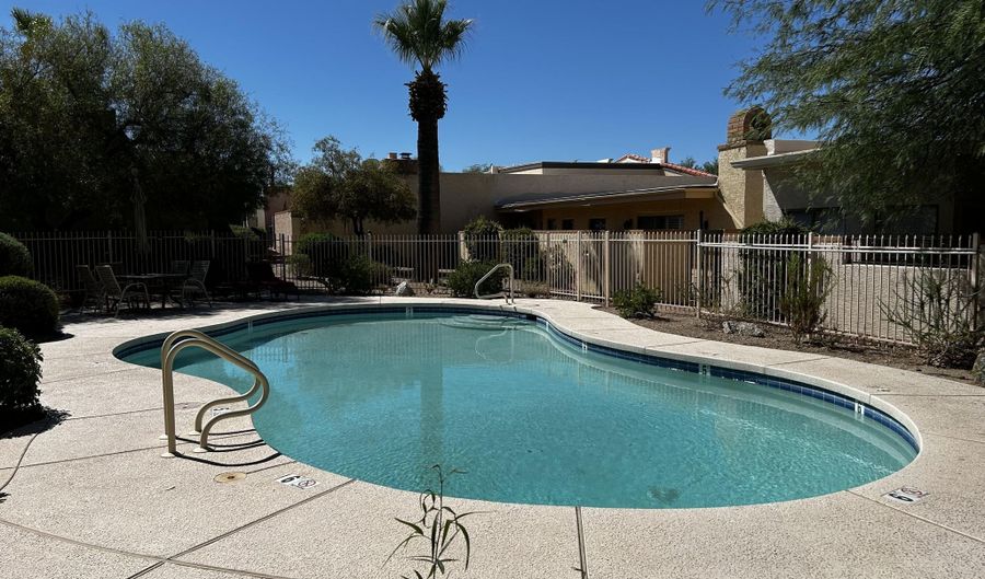 37212 N TRANQUIL Trl N 18, Carefree, AZ 85377 - 2 Beds, 2 Bath